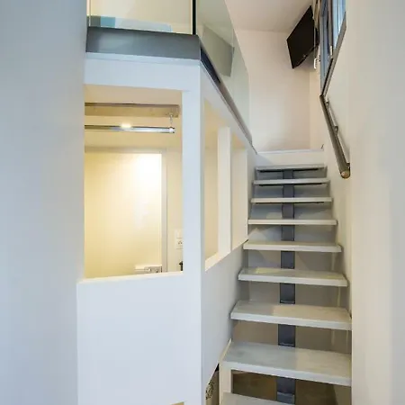 Апартаменты Mr & Mrs K Lofts *