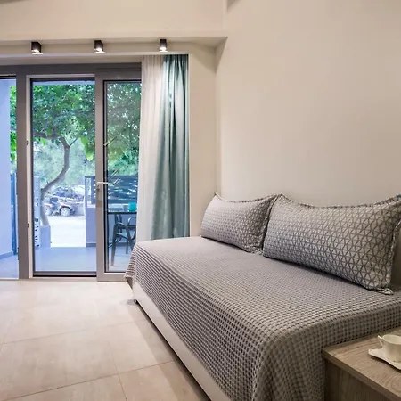 Mr & Mrs K Lofts * Потос