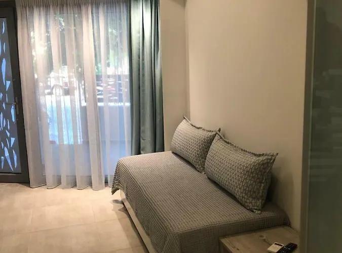 Mr & Mrs K Lofts Potos