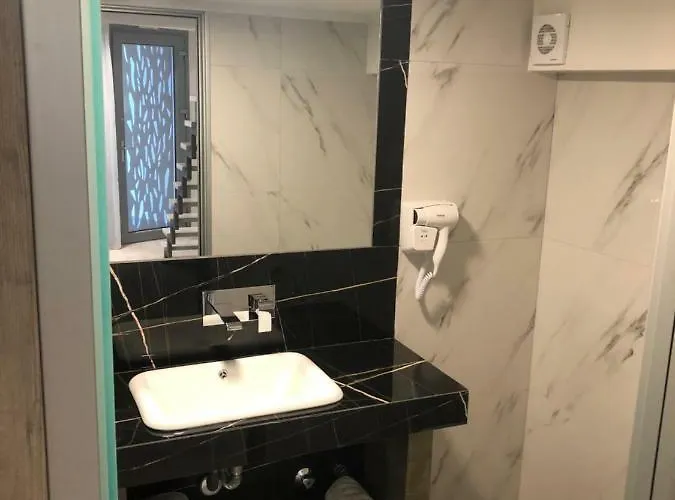 Mr & Mrs K Lofts * Potos