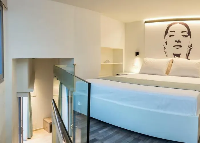 Mr & Mrs K Lofts Potos